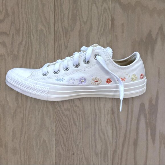 Converse Chuck Taylor All Star Low Top White Floral Embroidered Sneakers 8 - Picture 5 of 12